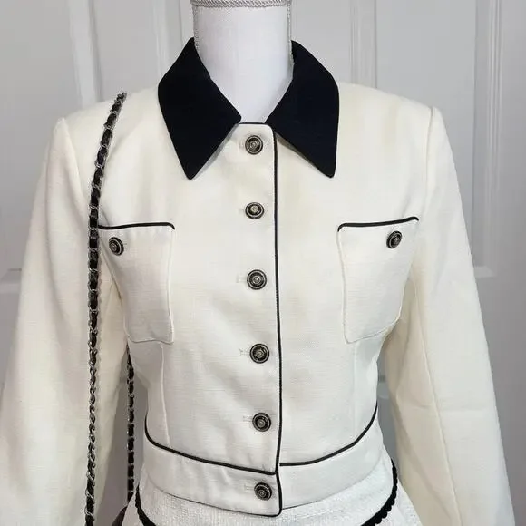 Korean structured contrast collared cropped jacket - Picture 3 of 4